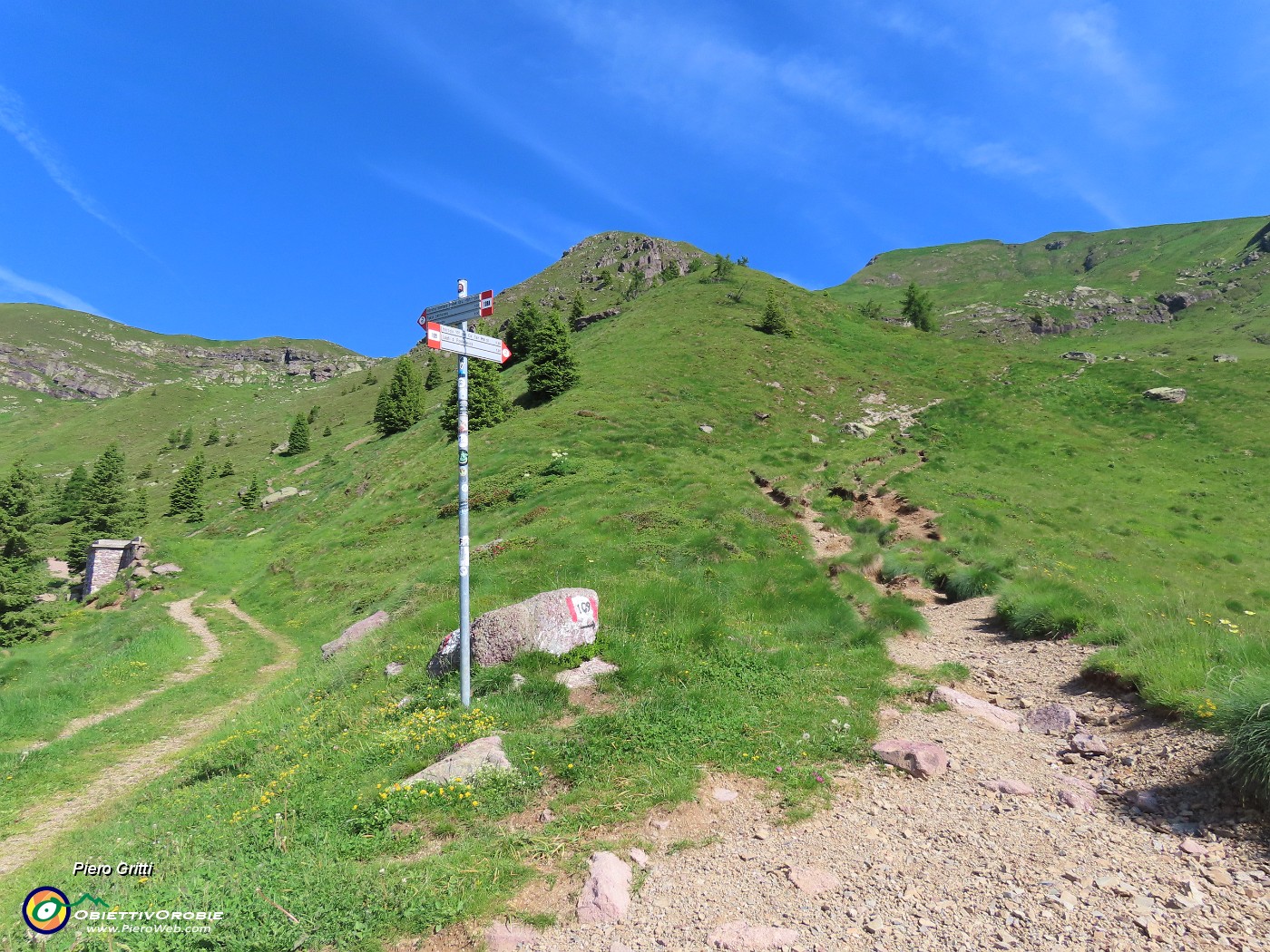 13 Per i Laghi di Ponteranicasaliamo sul sent. 109 a dx, rientreremo dal 109A a sx.JPG